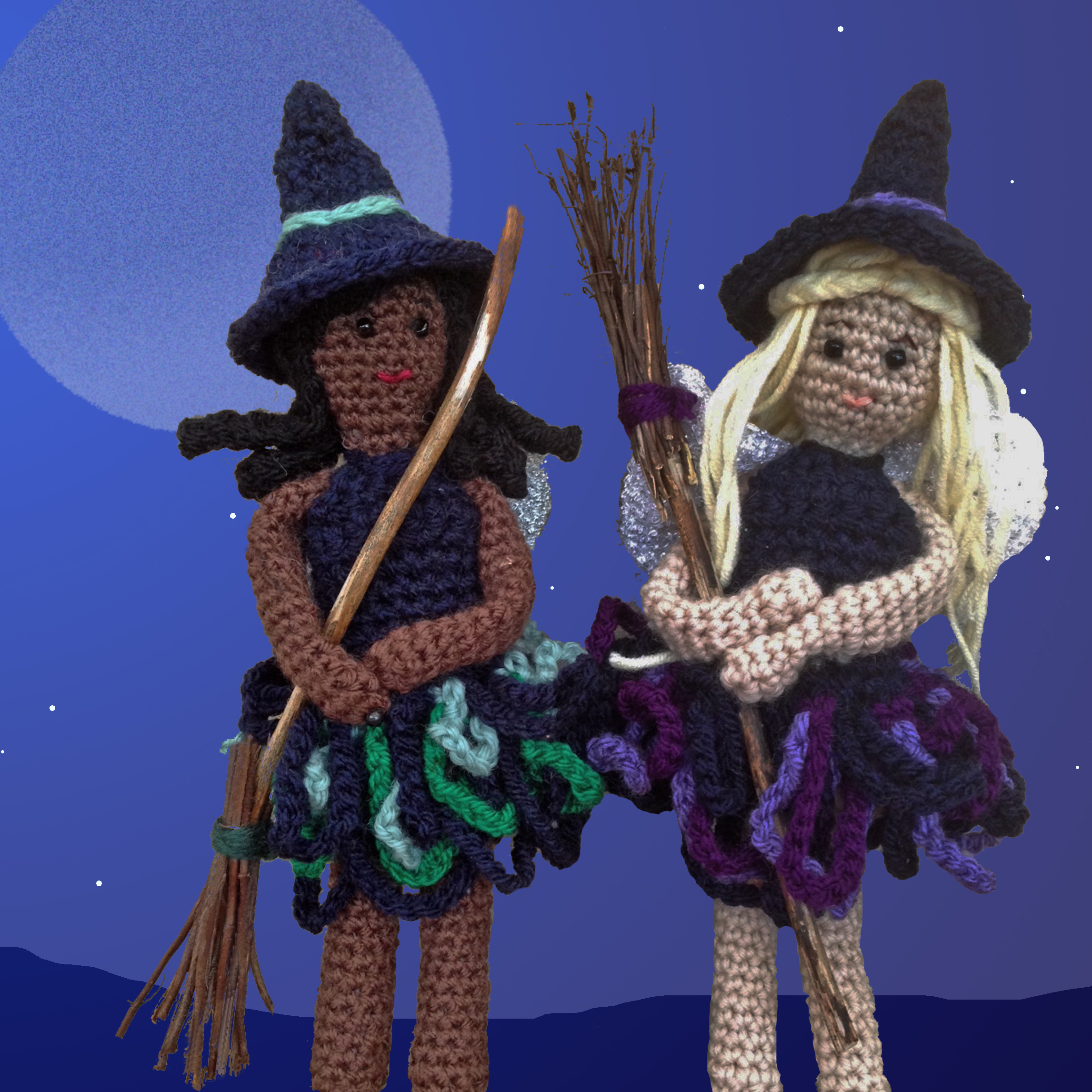 Holly & Snowflake swap their winter dresses for Halloween Costumes