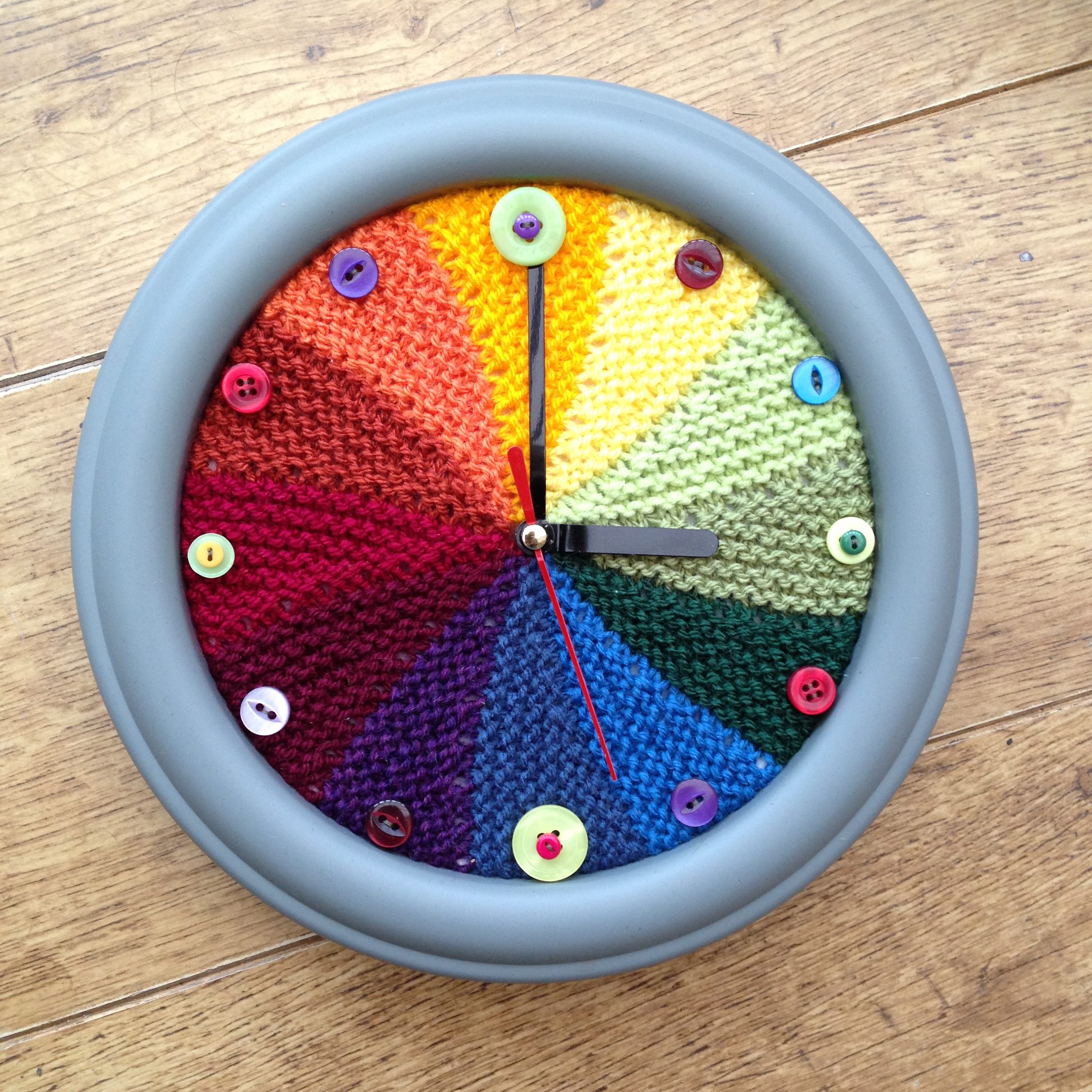 Knitted Rainbow Colour Wheel Clock